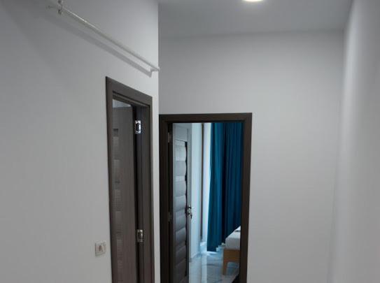 Summerland Apartment *