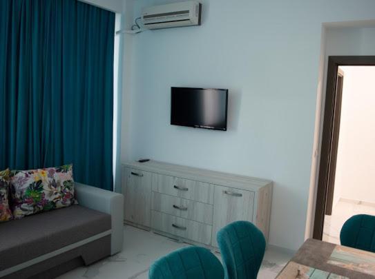 Summerland Apartment